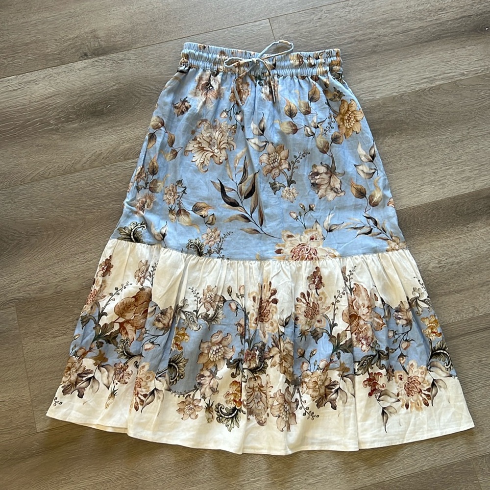 Long floral print skirt